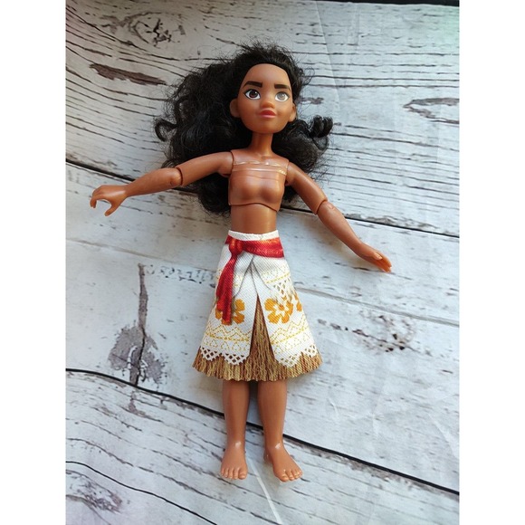 2015 Hasbro MOANA DOLL Disney Hawaiian Girl Action Figure Articulated 10" - Picture 1 of 7